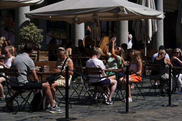 Mon. 8:47 a.m.: As infections rise, England braces for delay in reopenings